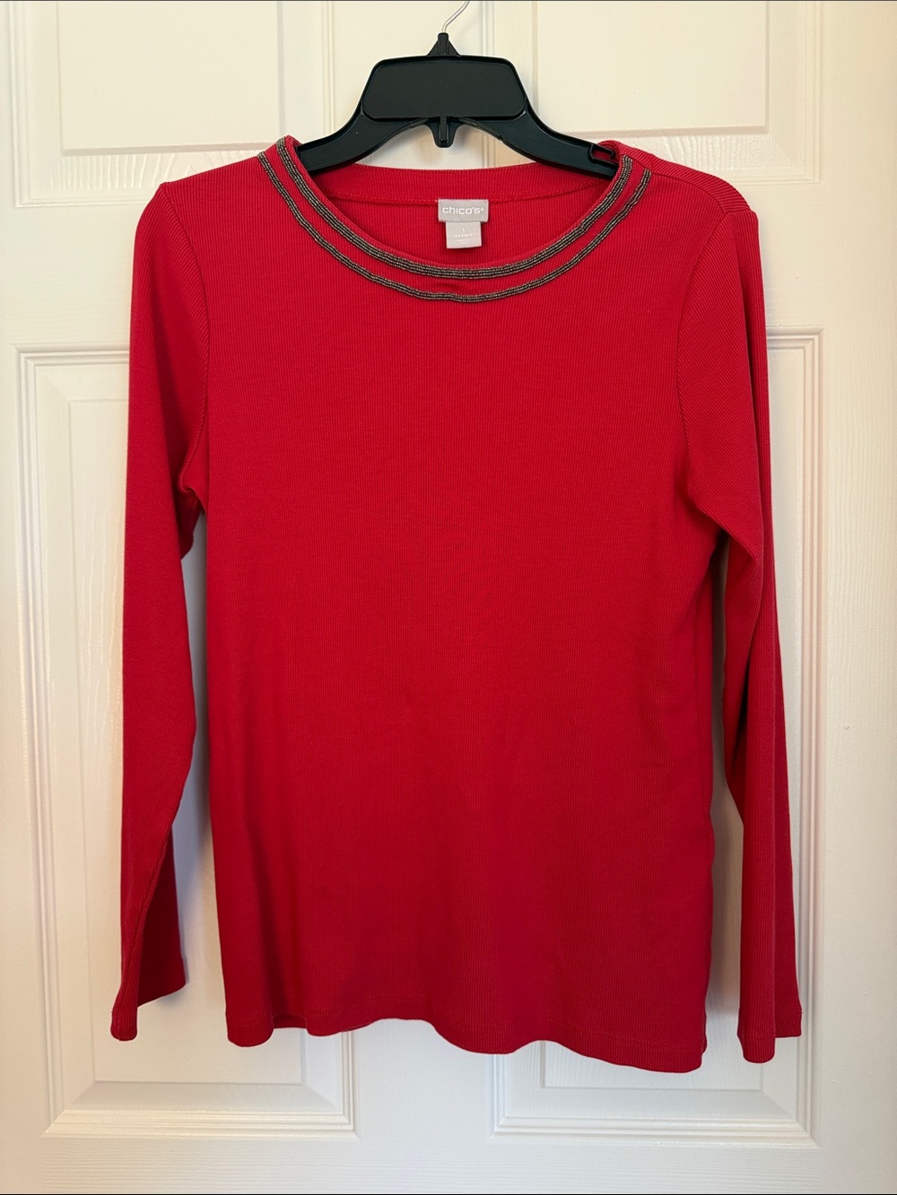 [new inventory] CHICOS RED LONG SLEEVED RIBBED SHIRT WITH BEADED NECKLINE EUC
